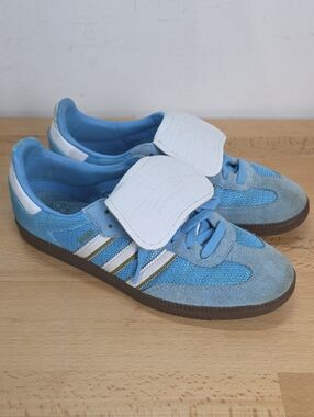 adidas Light Blue Casual Sneakers with Trefoil Insole 10 US